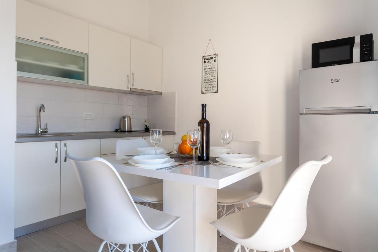 Apartments Didi Омишаль Экстерьер фото
