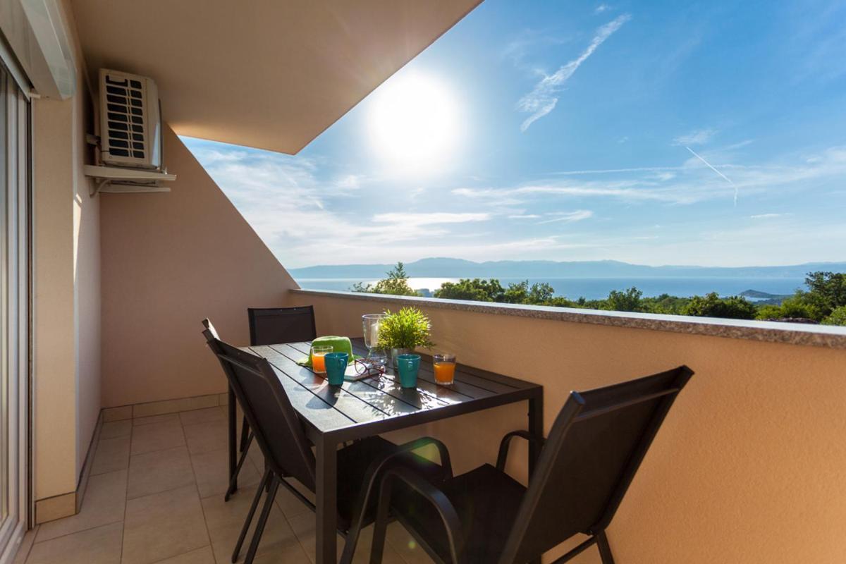 Apartments Didi Омишаль Экстерьер фото